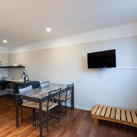 Because The Night City Lodge Antwerpen Exteriör bild