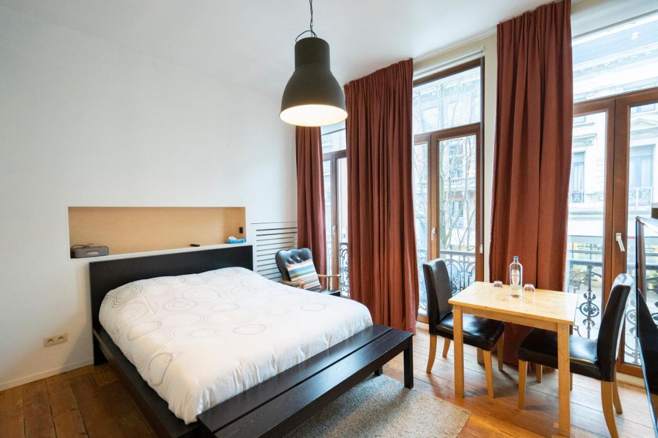 Because The Night City Lodge Antwerpen Exteriör bild