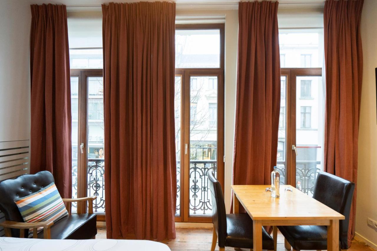 Because The Night City Lodge Antwerpen Exteriör bild