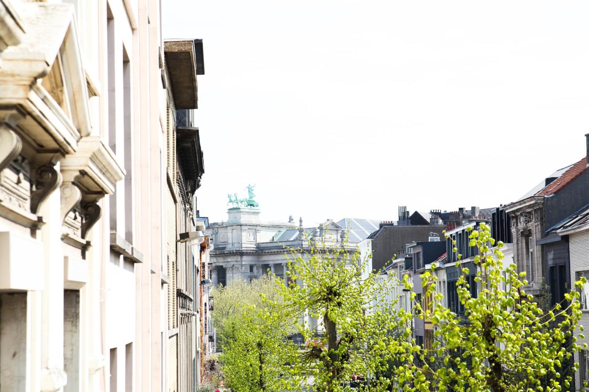 Because The Night City Lodge Antwerpen Exteriör bild