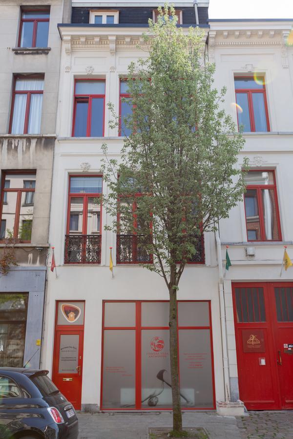 Because The Night City Lodge Antwerpen Exteriör bild